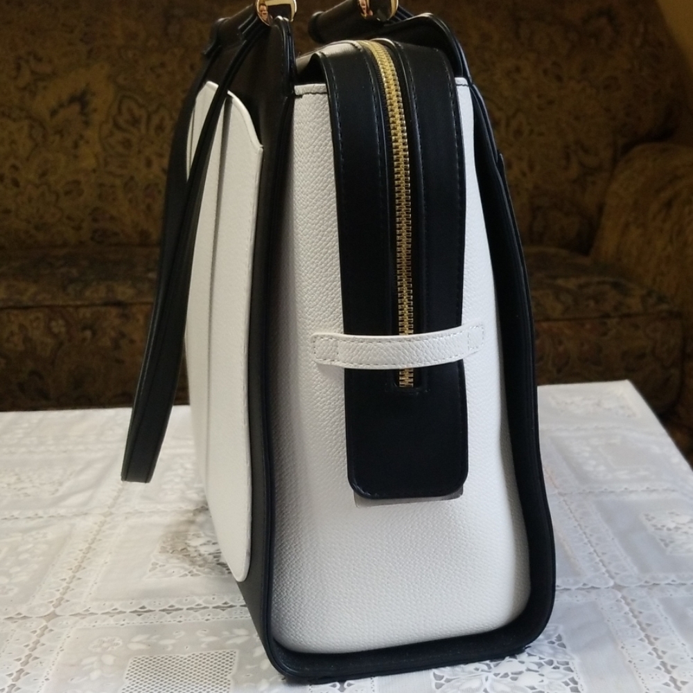 Purse - Picture 3 of 4